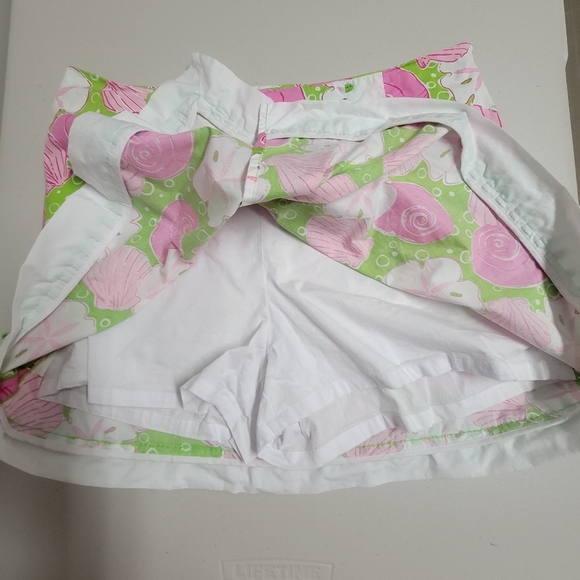 Lilly Pulitzer Sandy Tides Skort Seashell Print. - Picture 5 of 10